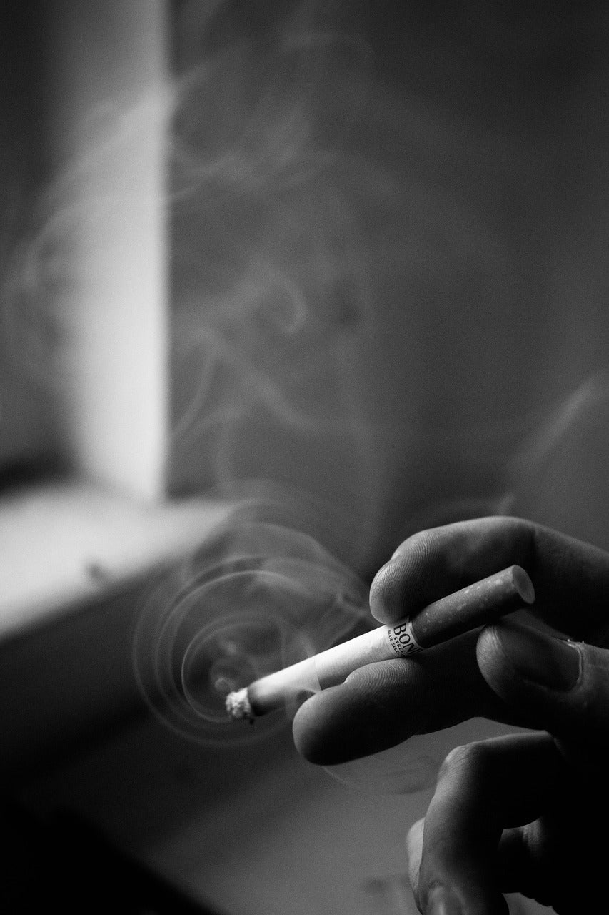 Porte cigarette : Tout savoir sur cet accessoire fumeur chic et rétro
