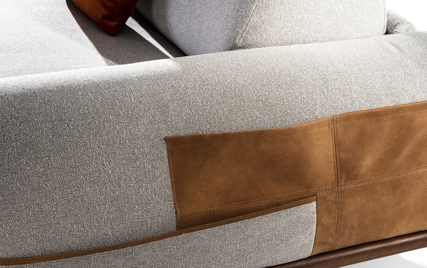 Coussin de canapé convertible Darren en tissu gris avec détails en cuir marron