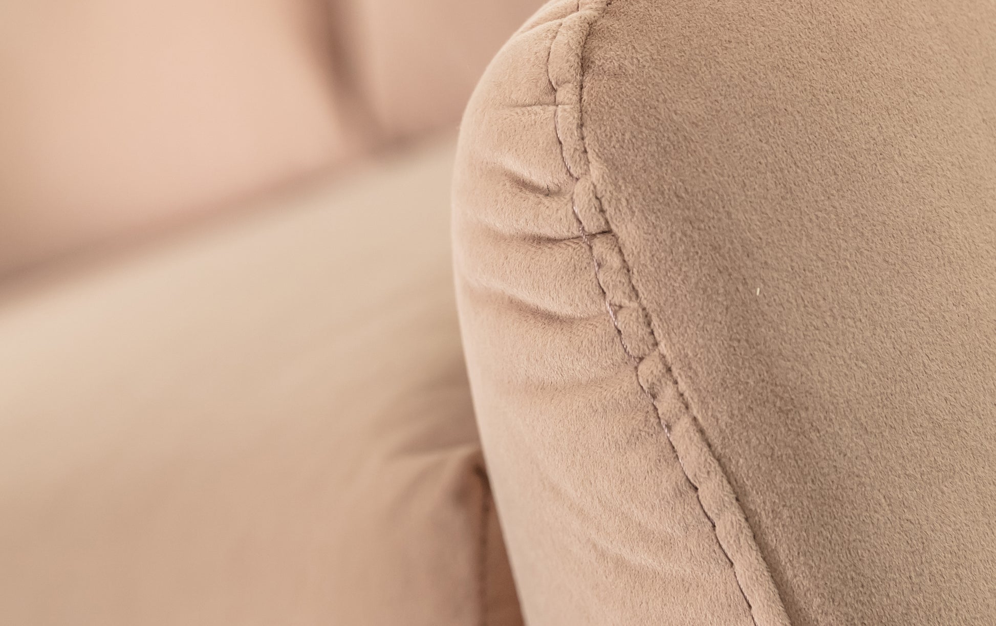 LAYNE Matt Velvet Litchi