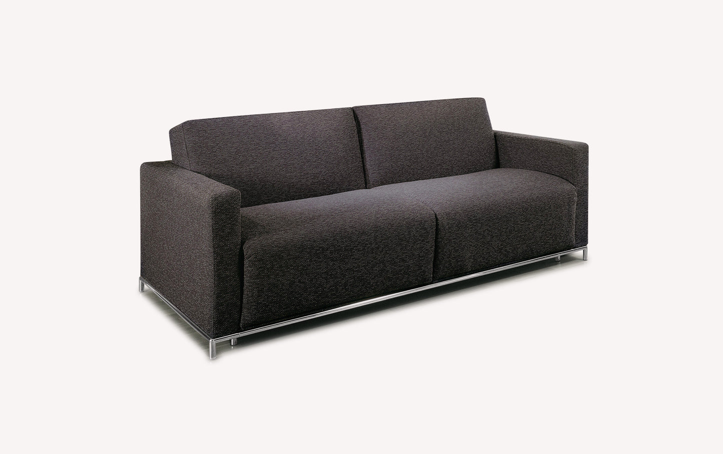 Canapé convertible en tissu marron foncé avec accoudoirs et base en métal, modèle Kos