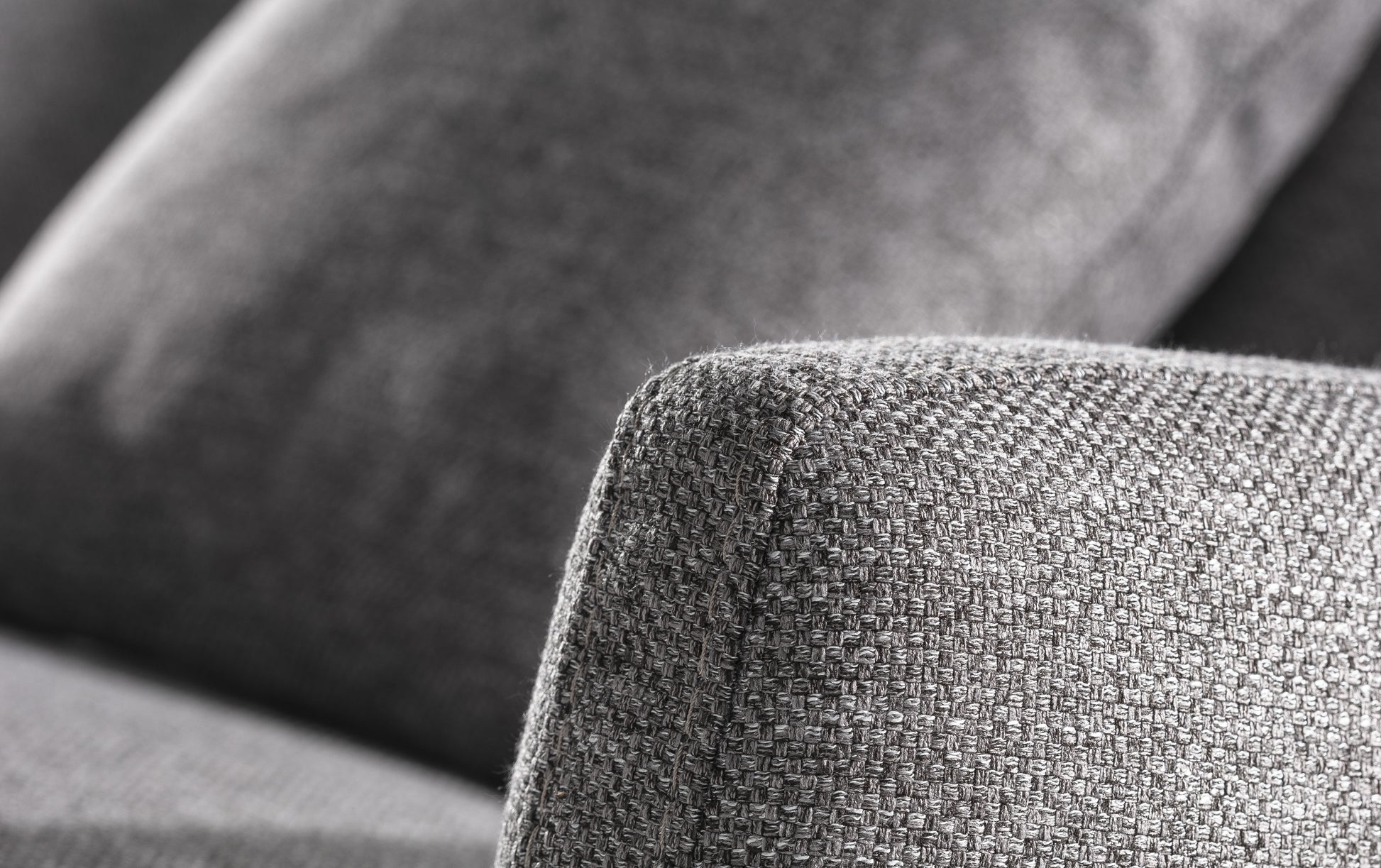 AZURA 3 +500 fabrics & leathers