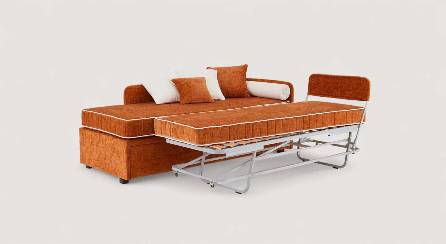 Lit gigogne Nolan en tissu orange avec coussins blancs et orange, structure métallique dépliée