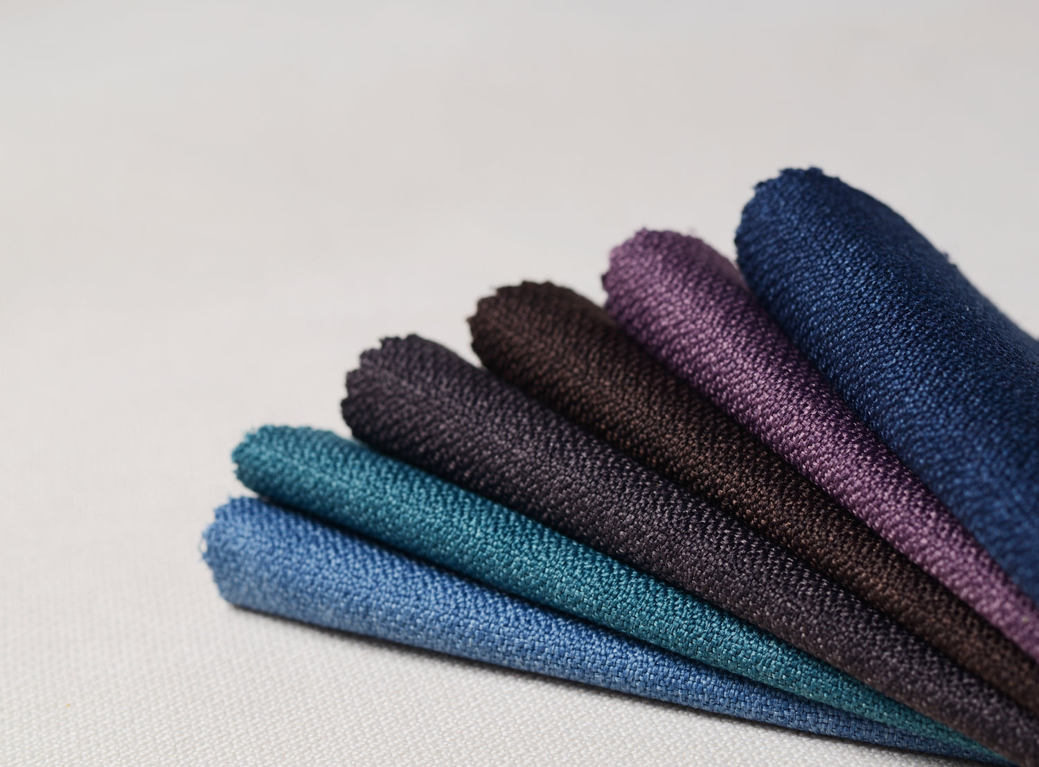 Comprendre et choisir son tissu : la fibre naturelle, la fibre mixte et la microfibre