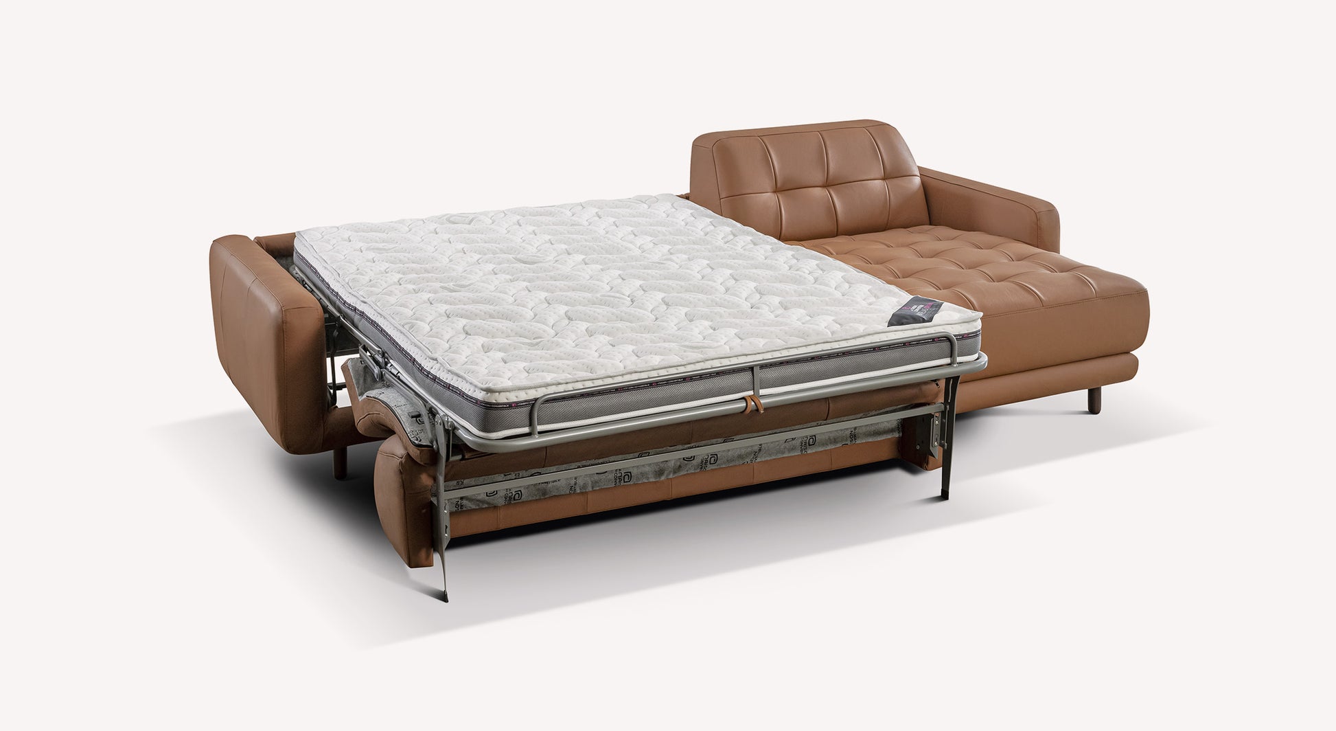 Canapé d'angle convertible Clark Sidney en cuir marron, déplié en lit avec matelas visible