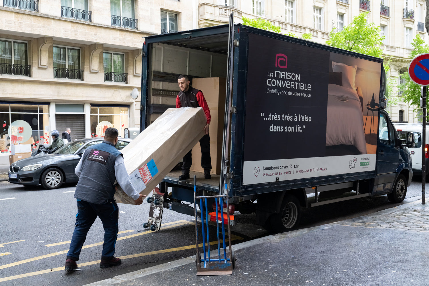 Livraison et installation : les services pour votre canapé lit à Nancy et dans toute la France