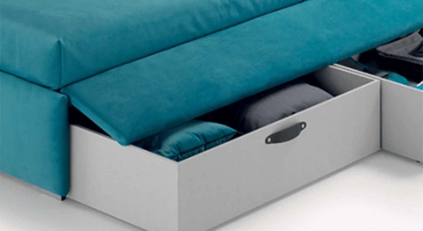 Canapé gigogne en tissu bleu avec tiroir de rangement ouvert, modèle Alessia