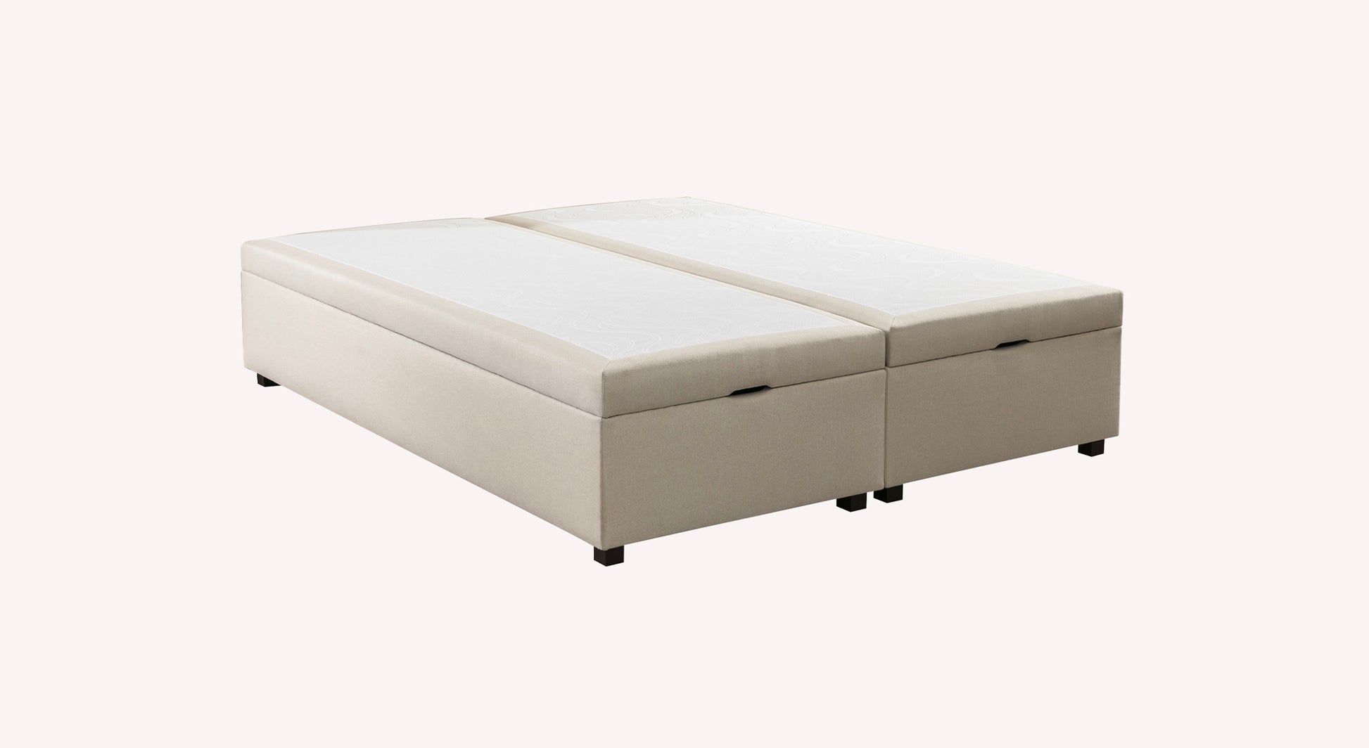 Lit coffre beige modèle Ibiza 7, avec matelas intégré et pieds noirs, en vue de packshot sur fond clair