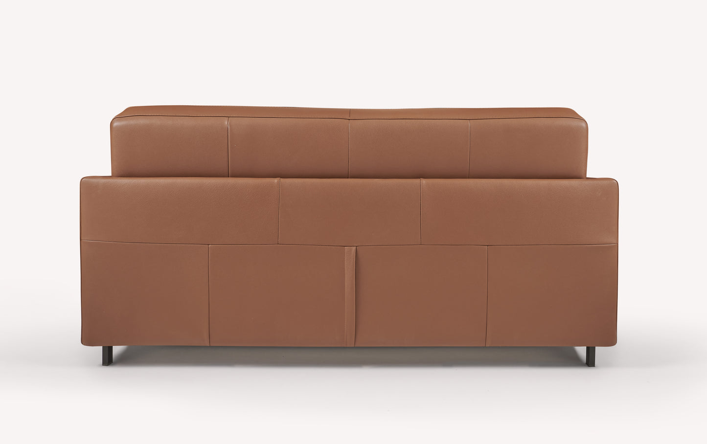Canapé convertible Bobby en cuir cognac, vue arrière, design moderne et lignes épurées