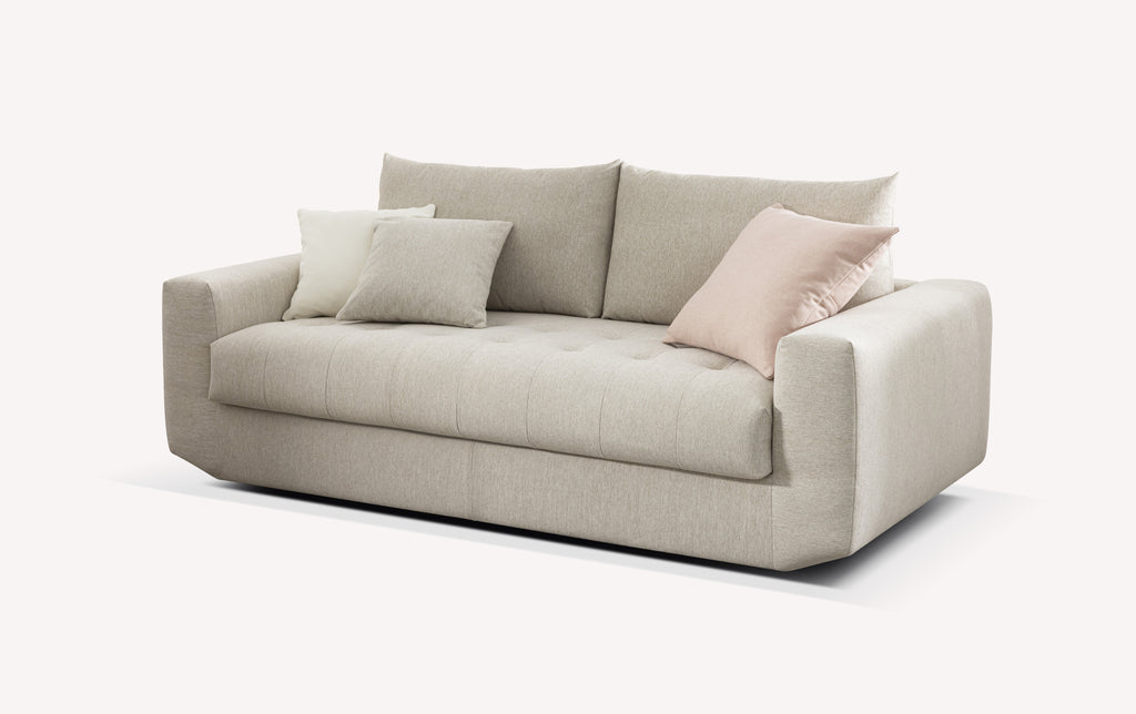 Canapé Stella en tissu Gemma avoine avec coussins assortis